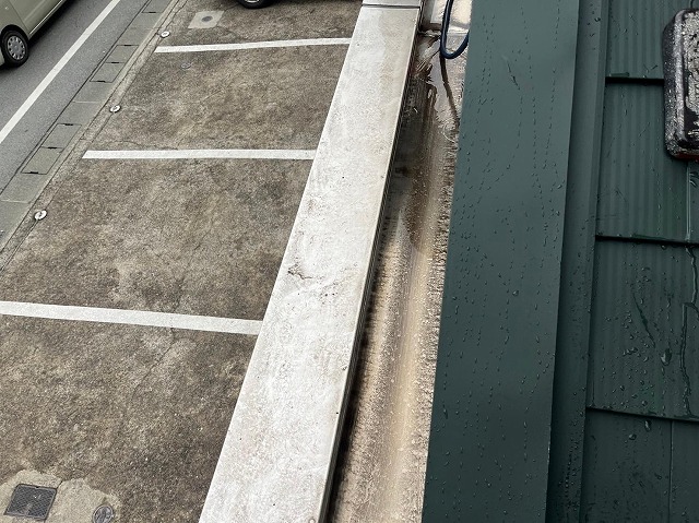 甲府市　屋根カバー工事